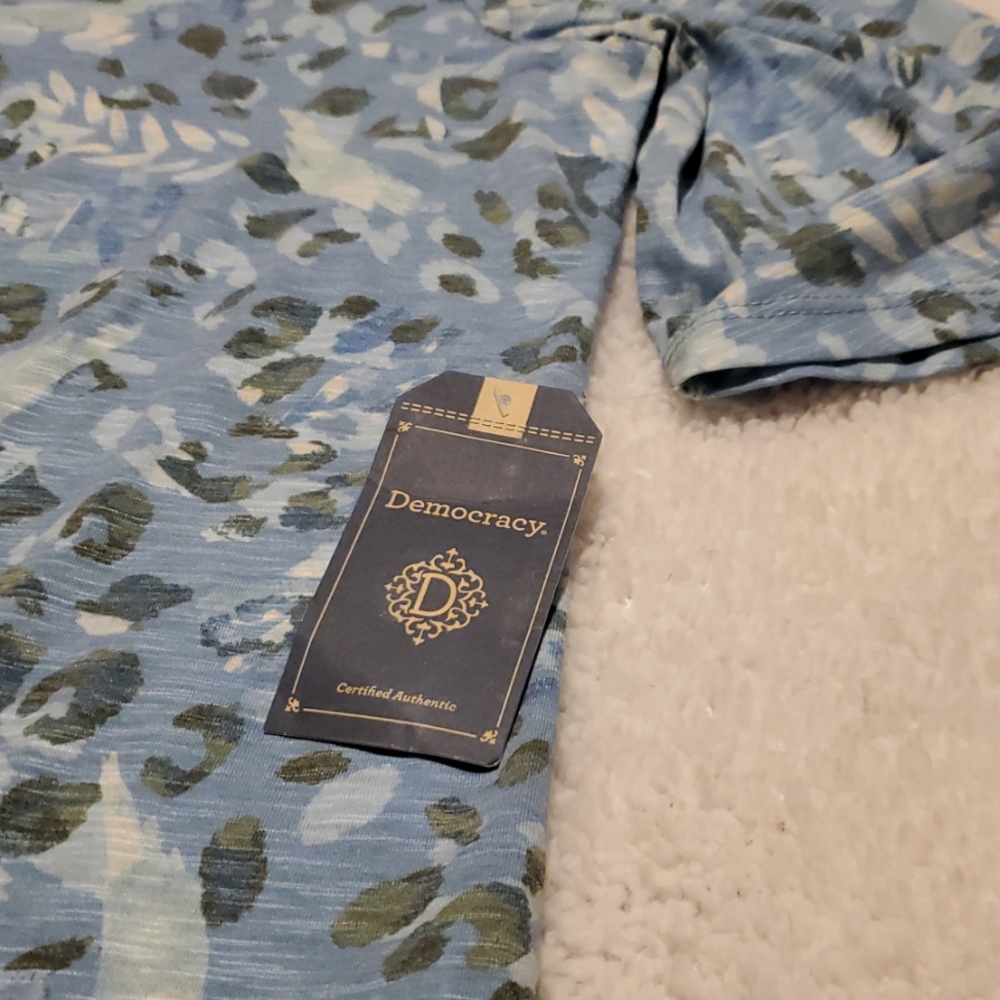 Democracy Blue and Green Patterned Top - Picture 4 of 10